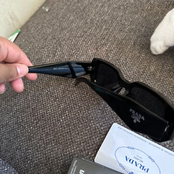 Authentic Prada shades - Picture 5 of 5